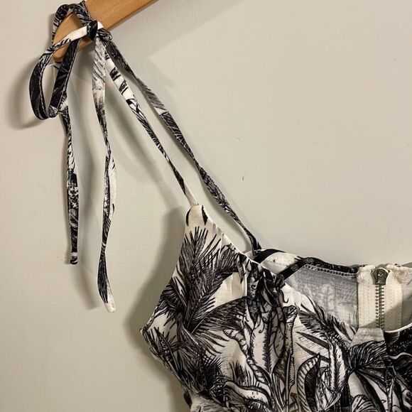 Missguided Corset Style Cropped Top - Picture 3 of 9